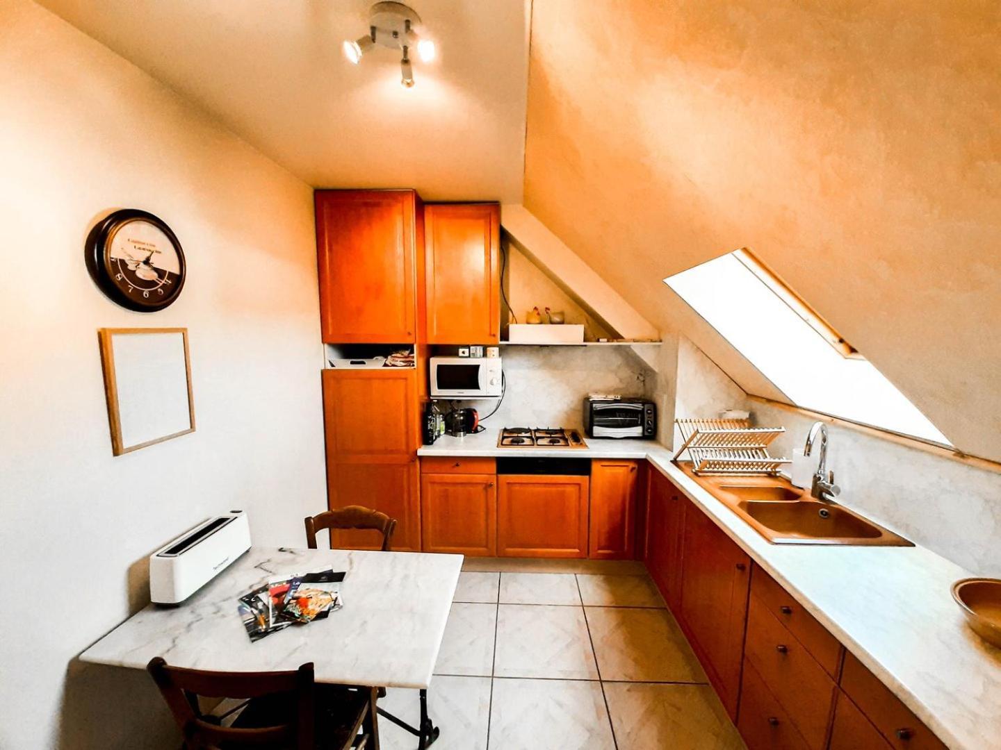 Spacious T2 Apt In City Center. 엉부와스 외부 사진