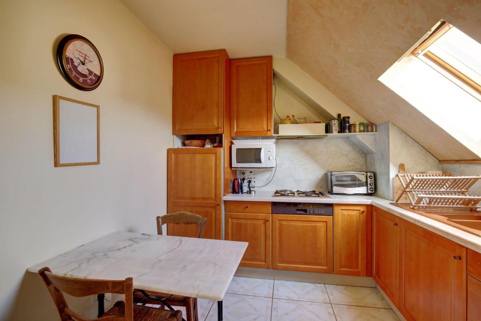 Spacious T2 Apt In City Center. 엉부와스 외부 사진